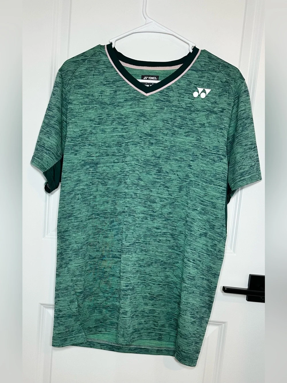 Yonex Men’s V-Neck Performance Tee